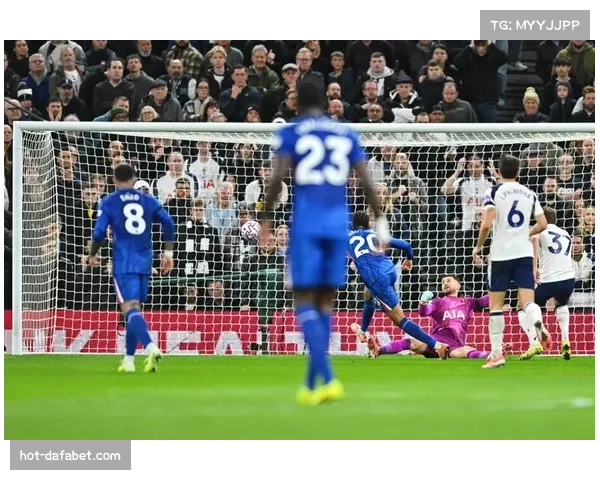 切尔西客场小胜热刺 佩德罗制胜球延续联赛五连胜